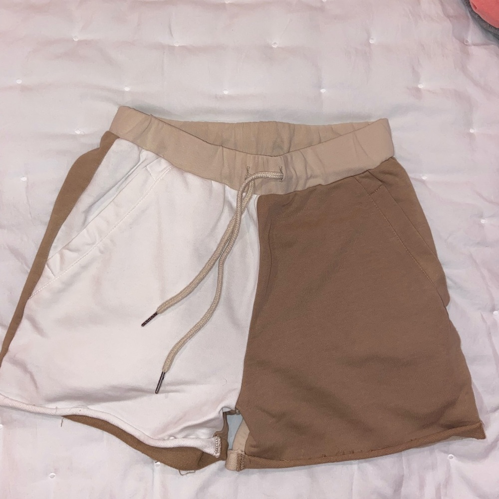 ADIKA color block sweat short SIZE SMALL